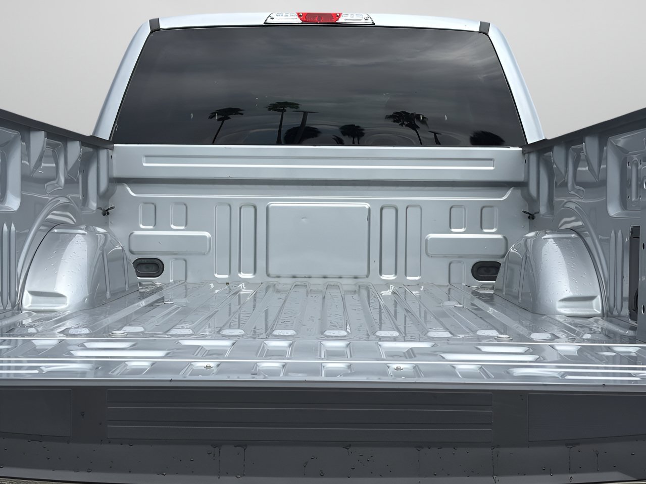 Used 2025 Silver Metallic Ford XLT image 8