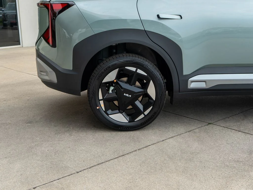 New 2027 Iceberg Green Kia EX image 32