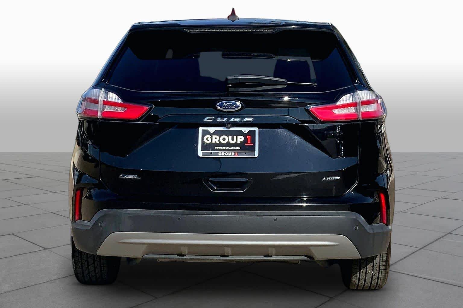 Certified Used 2022 Agate Black Metallic Ford SEL image 5