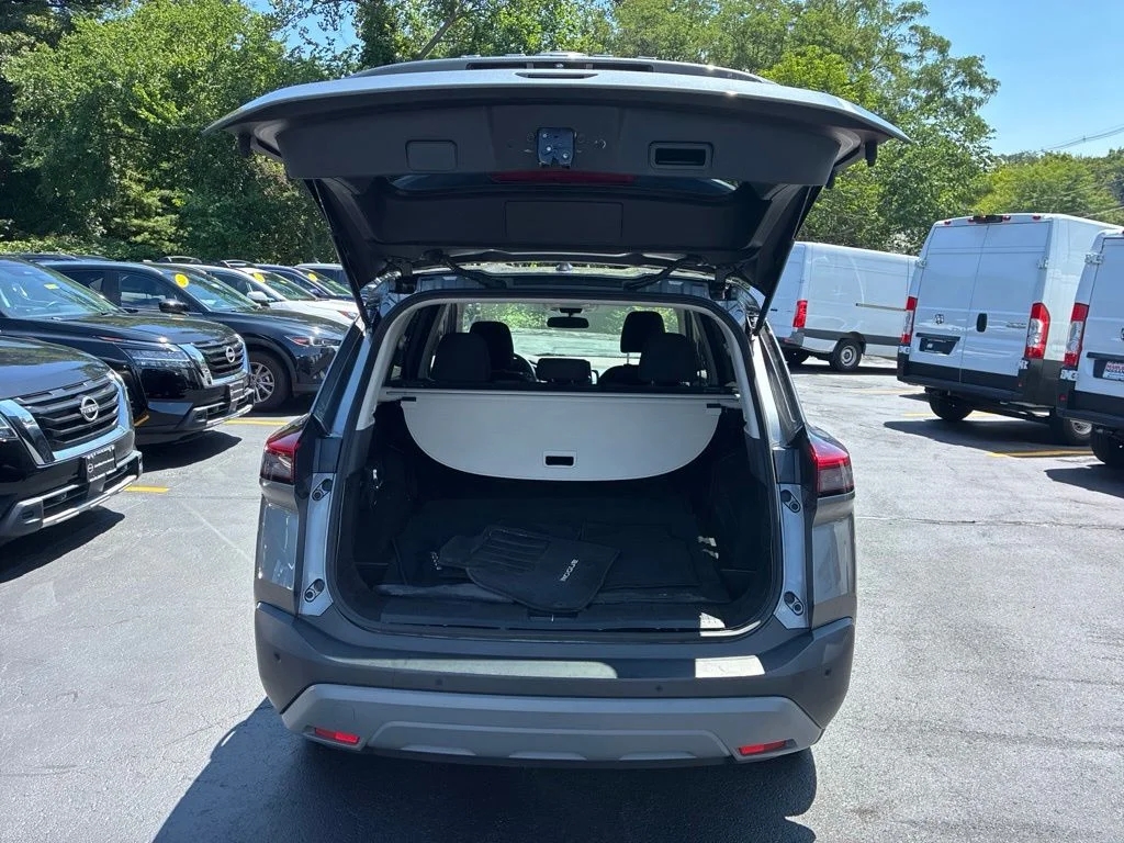 Used 2023 Gray Nissan S image 13