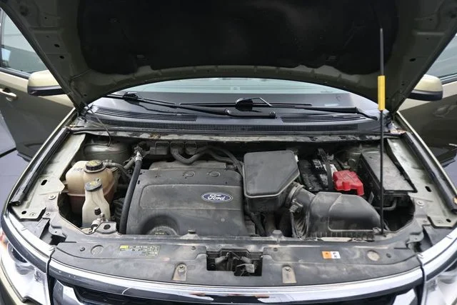 Used 2013  Ford SEL image 12