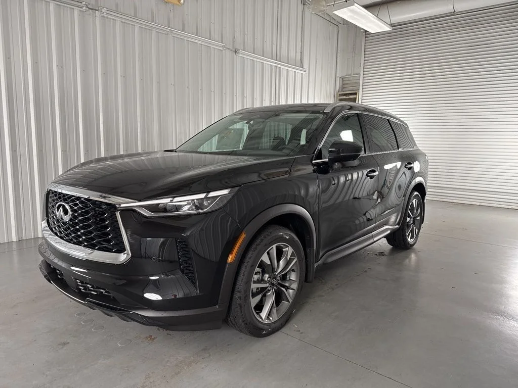 Certified Used 2026 Mineral INFINITI LUXE image 1