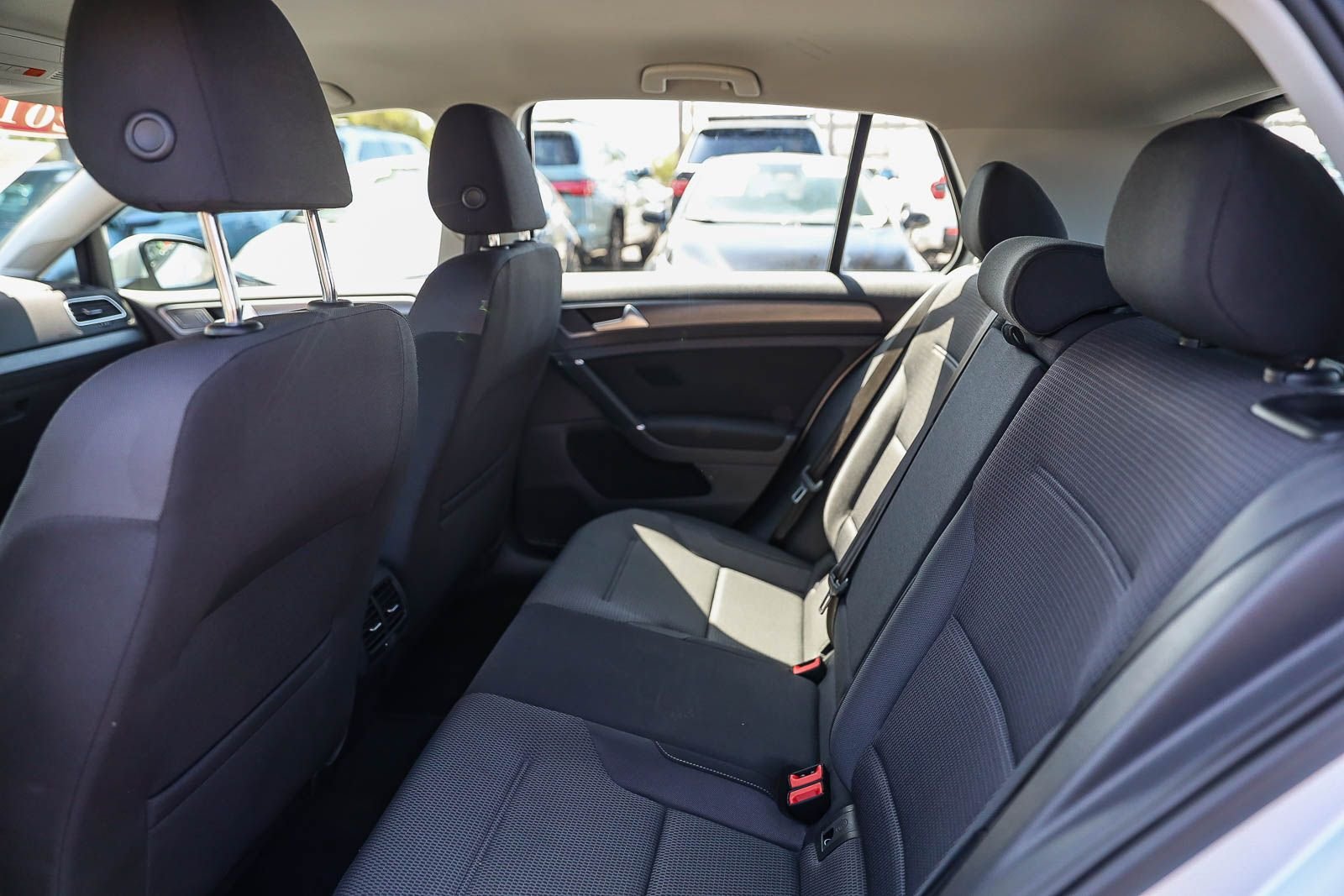 Used 2019 Reflex Silver Metallic Volkswagen SE image 17