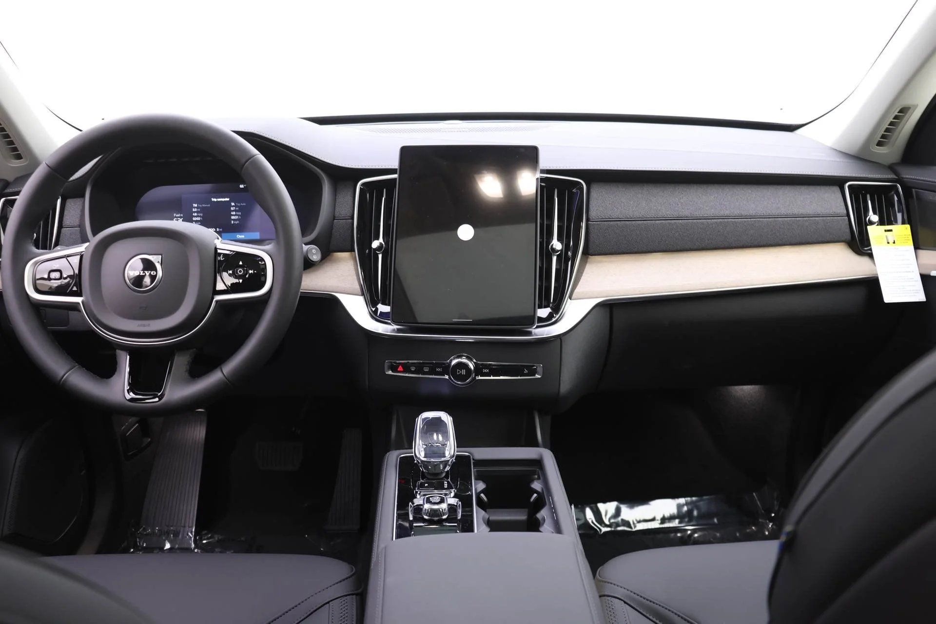 New 2026 Onyx Black Volvo Plus image 8