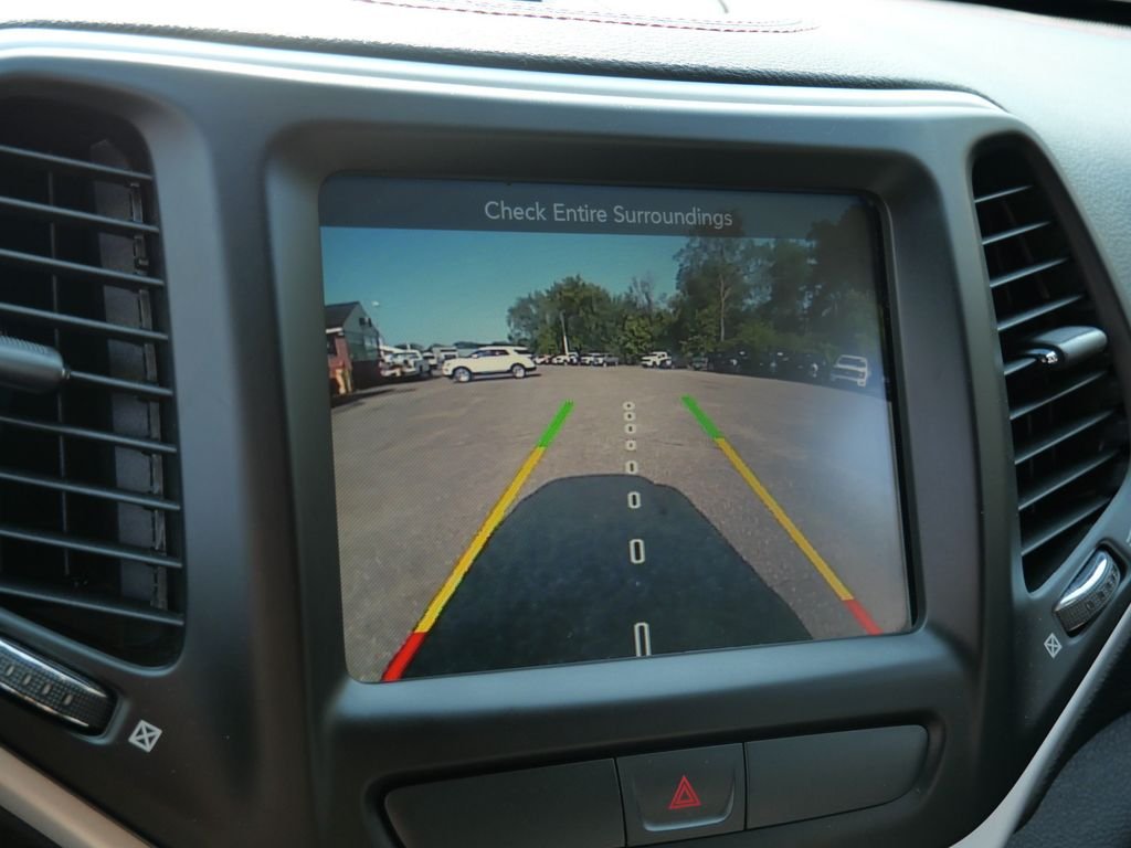 Used 2017 Silver Jeep Trailhawk image 26