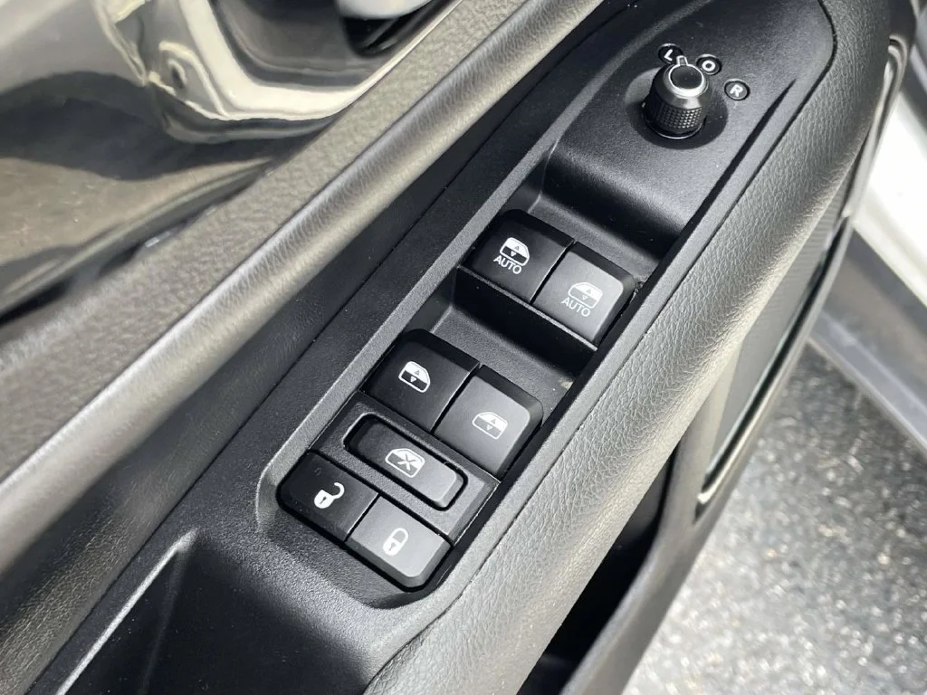 Used 2025 White Jeep Trailhawk image 26