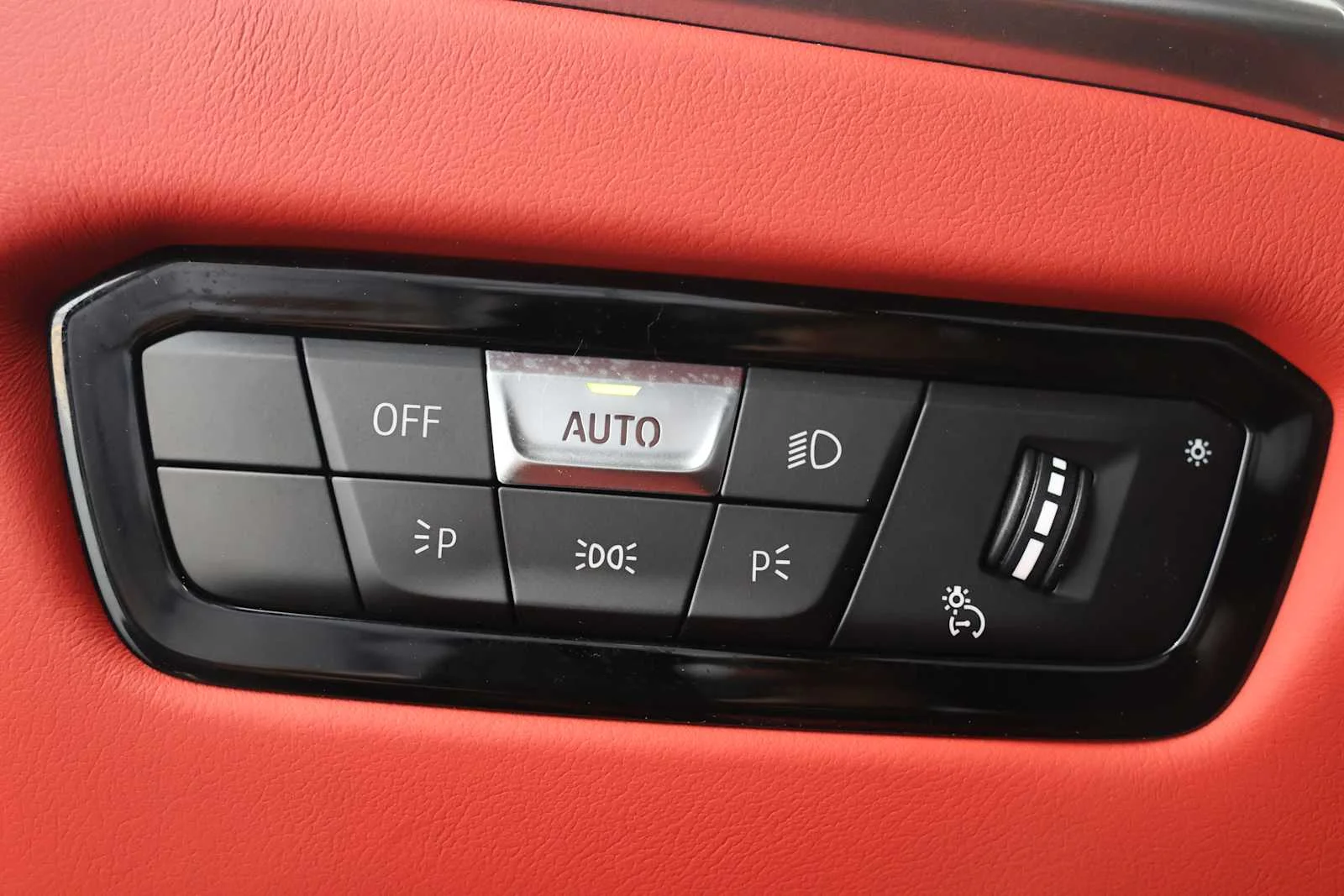 Certified Used 2025 Dravit Grey Metallic BMW  image 19