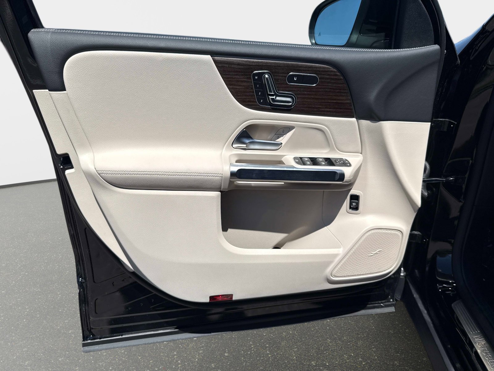 New 2026 Black Mercedes-Benz 250 4MATIC® SUV image 16