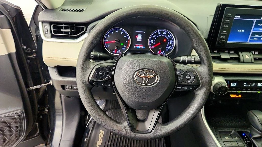 Used 2019 Midnight Black Metallic Toyota XLE AWD image 14