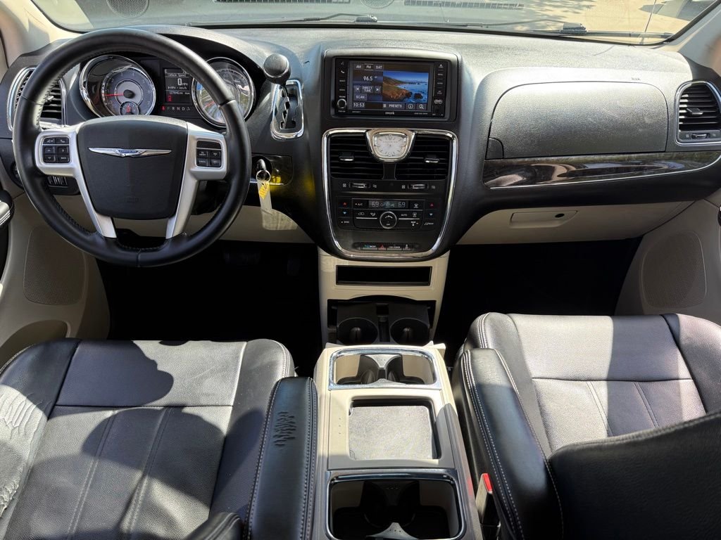 Used 2014 Brilliant Black Crystal Pearlcoat Chrysler Touring image 14