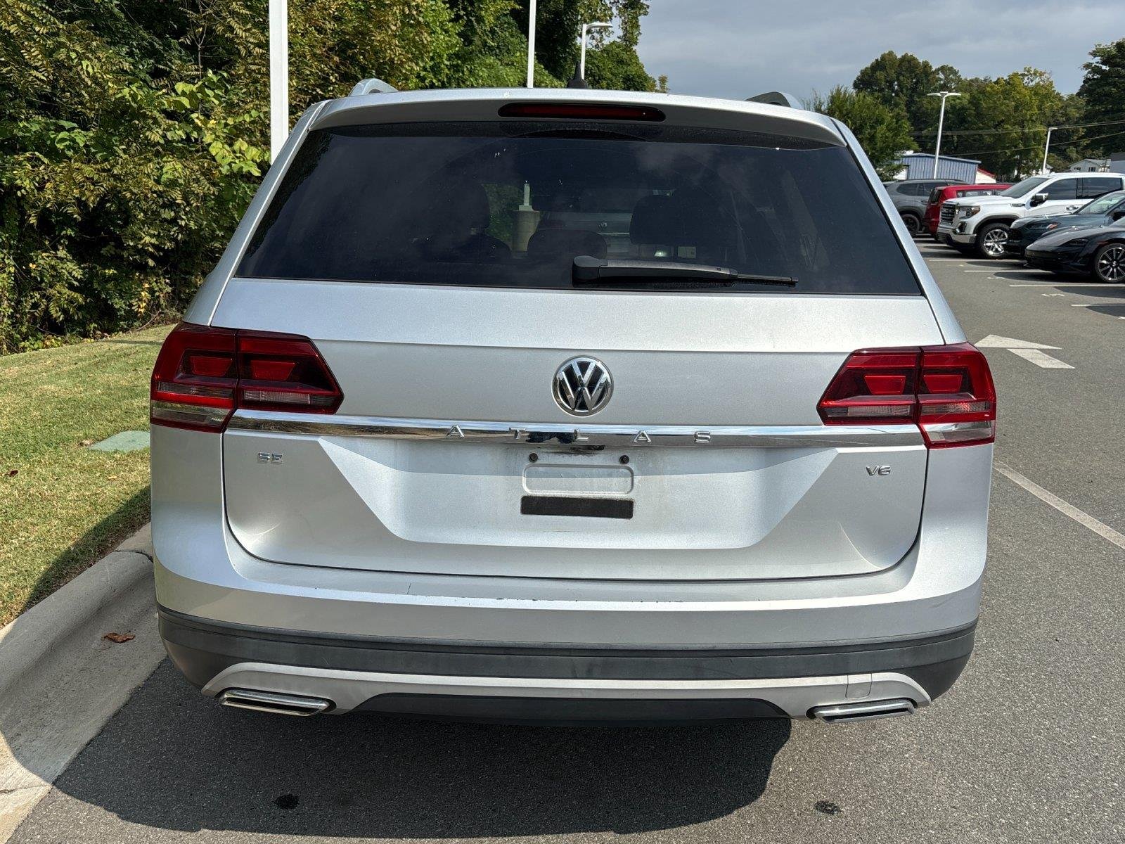 Used 2018 Reflex Silver Metallic Volkswagen 3.6L V6 SE image 4