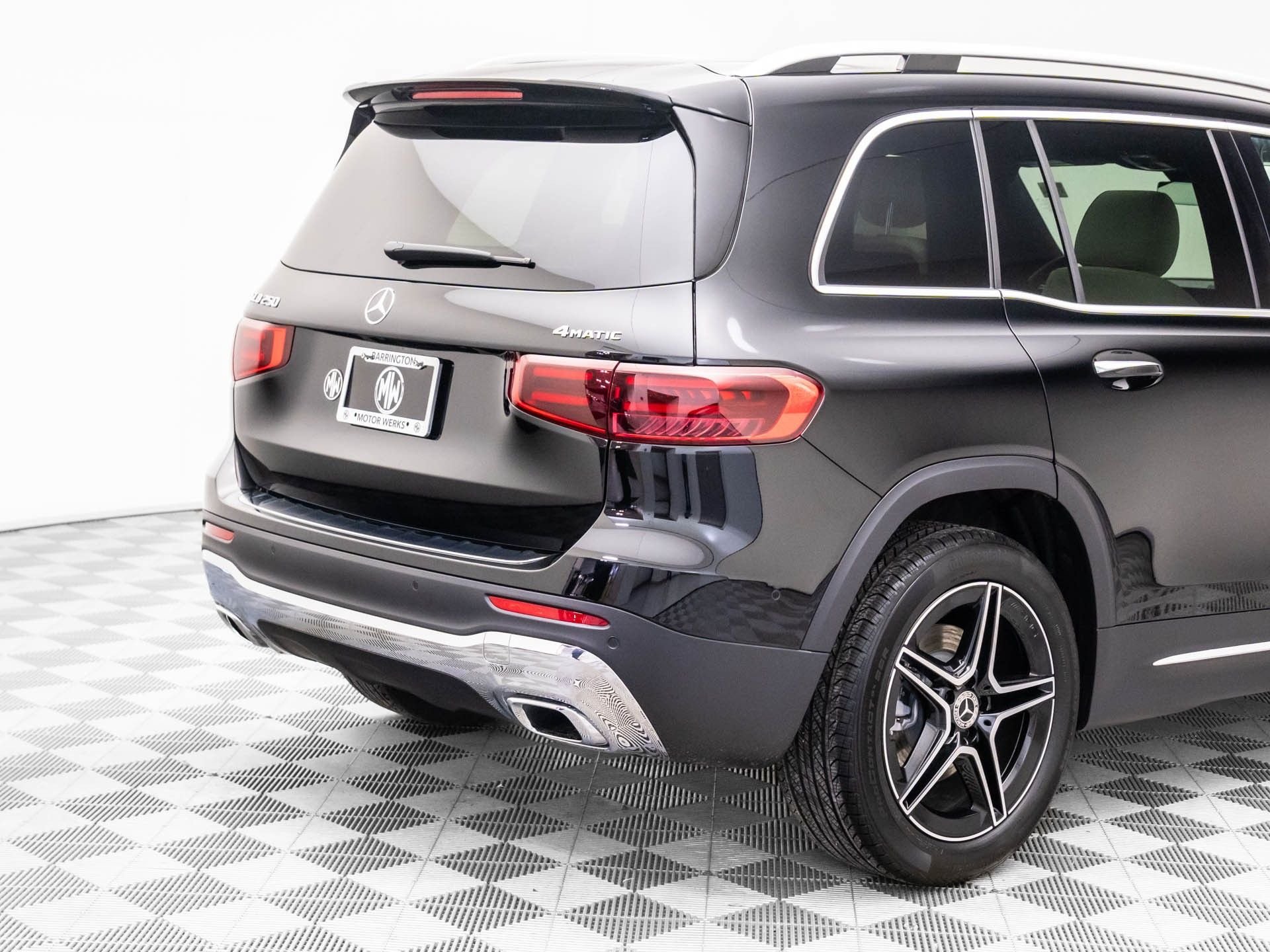 New 2026 Night Black Mercedes-Benz GLB 250 image 34