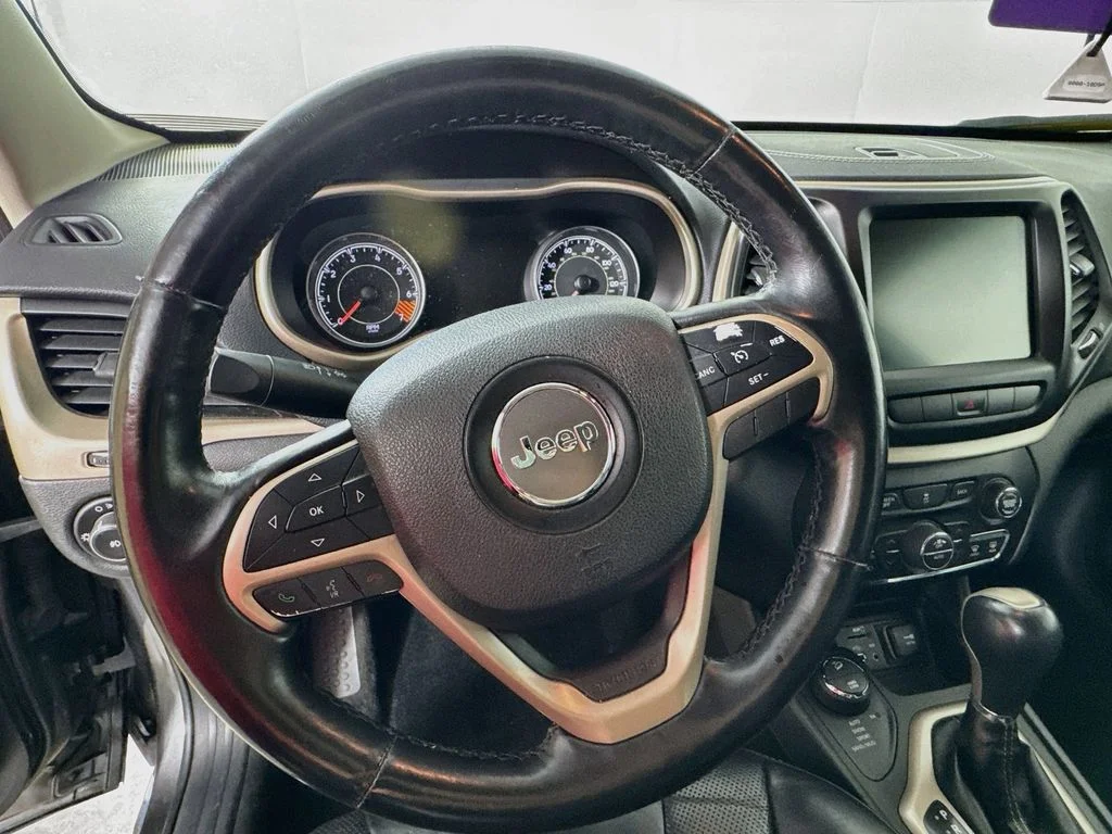 Used 2014 Gray Jeep Limited image 11