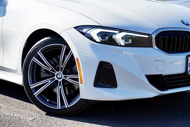 Used 2023 White BMW 330i image 3