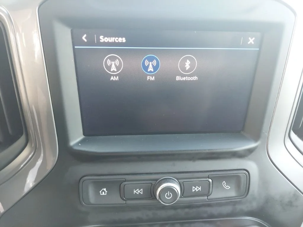 Used 2023 White GMC Pro image 24