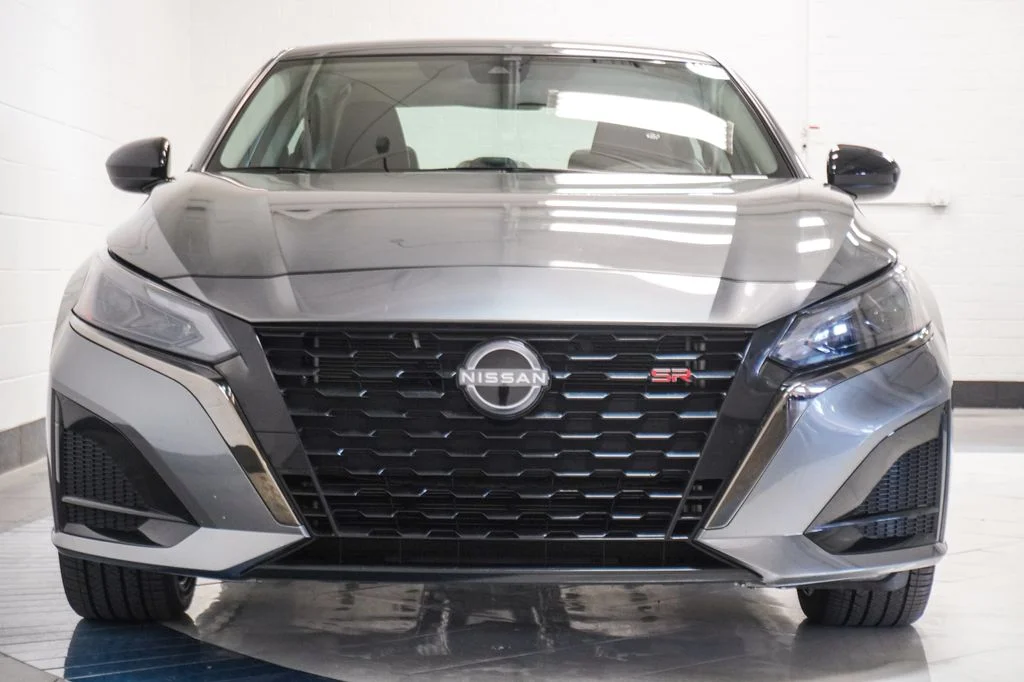 Used 2025 Gray Nissan 2.5 SR image 37