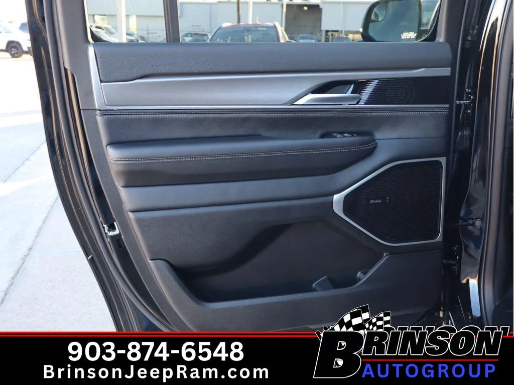 New 2026 High Gloss Black Jeep Limited Altitude image 9