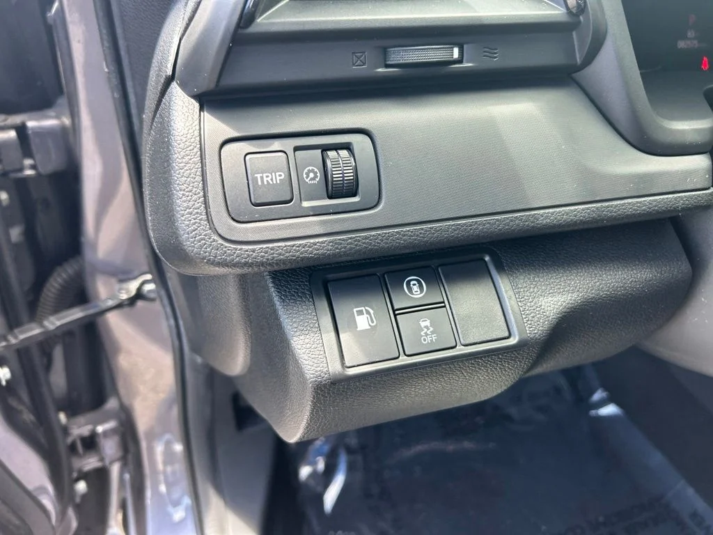 Used 2021  Honda EX image 33