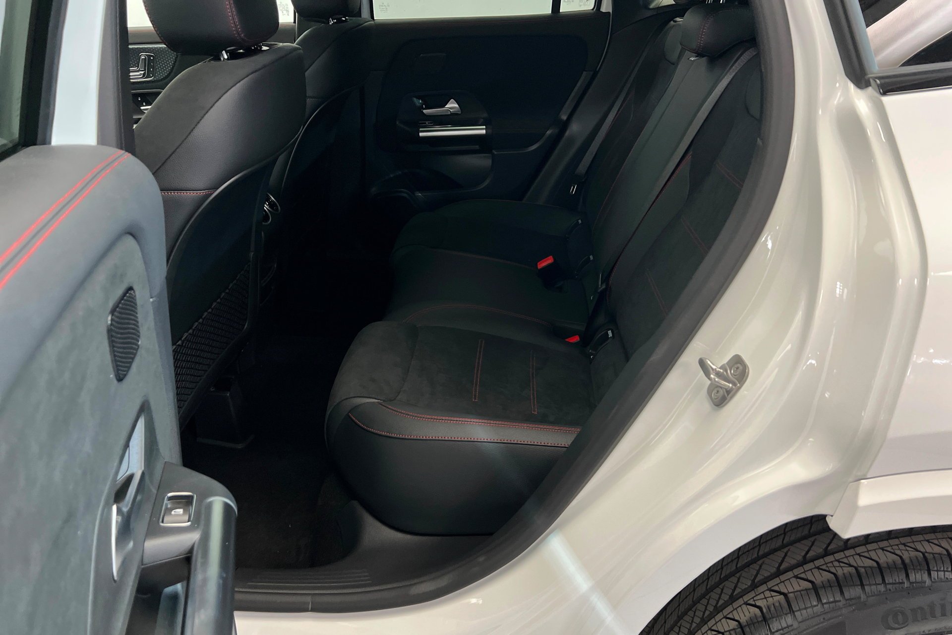New 2026 Polar White Mercedes-Benz GLA 250 image 47