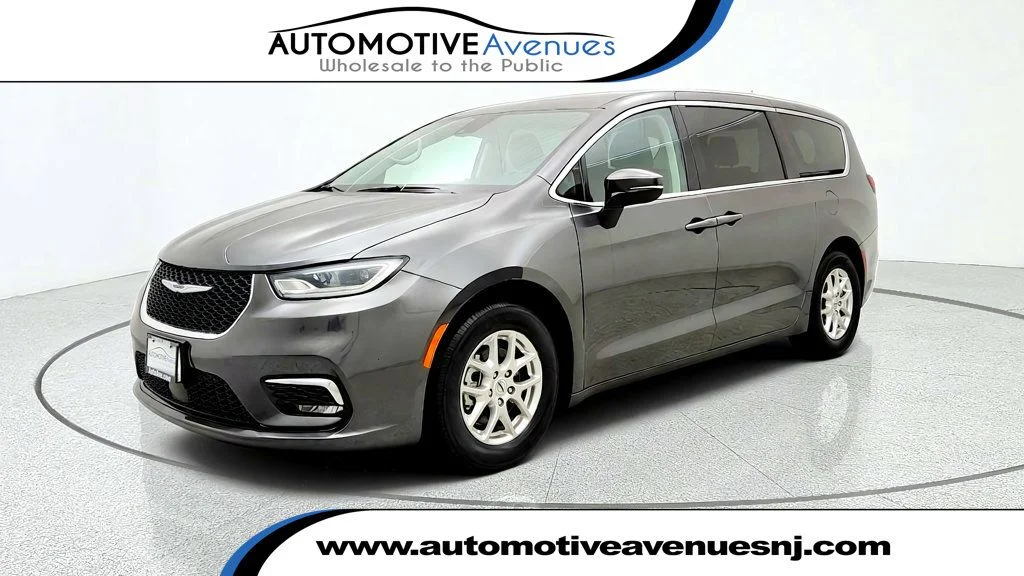 Used 2023 Granite Crystal Metallic Clearcoat Chrysler Touring L FWD image 1