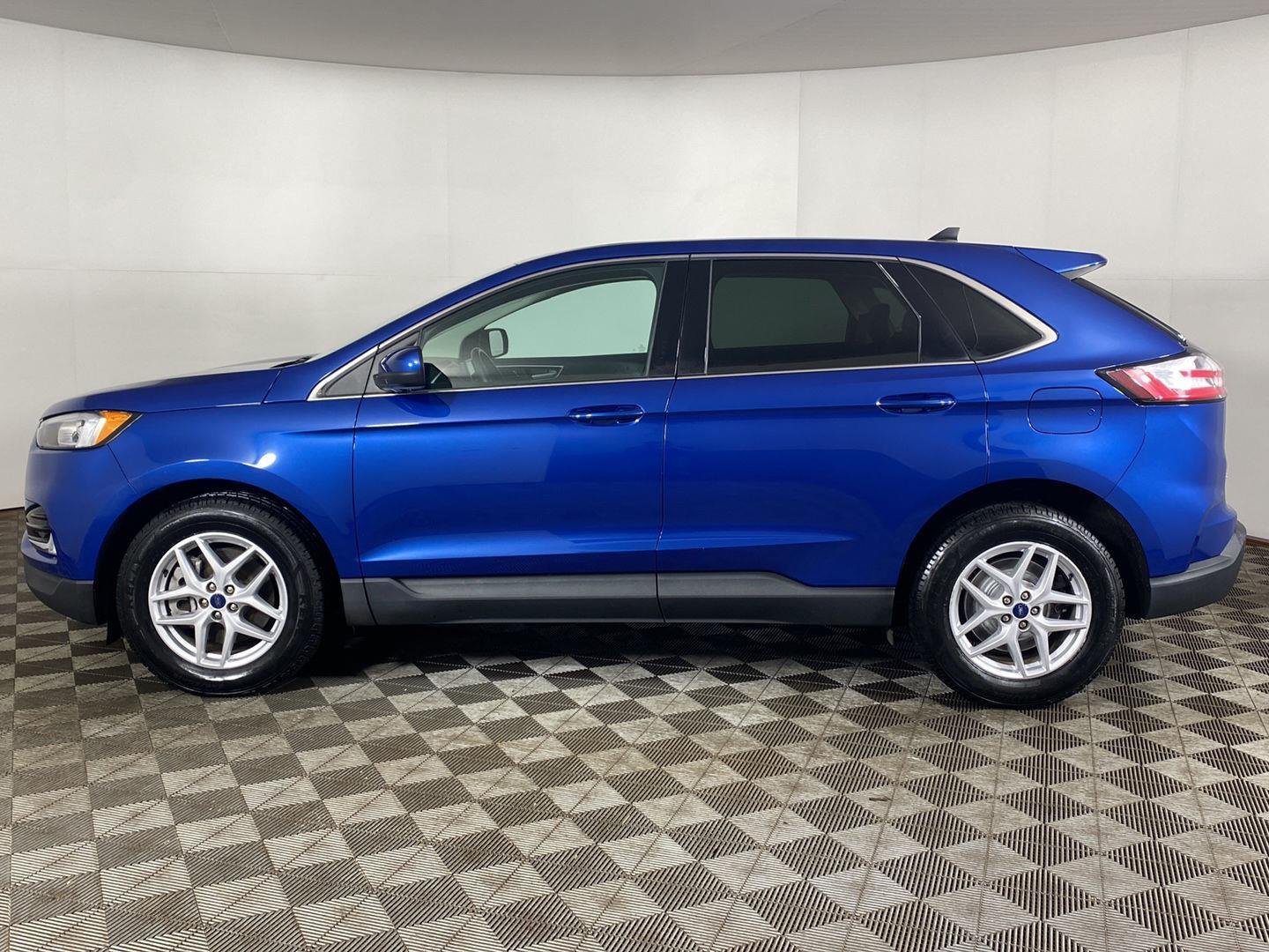 Used 2021 Blue Metallic Ford SEL image 26