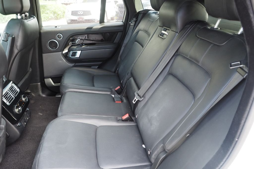 Used 2022 White Land Rover Westminster image 16