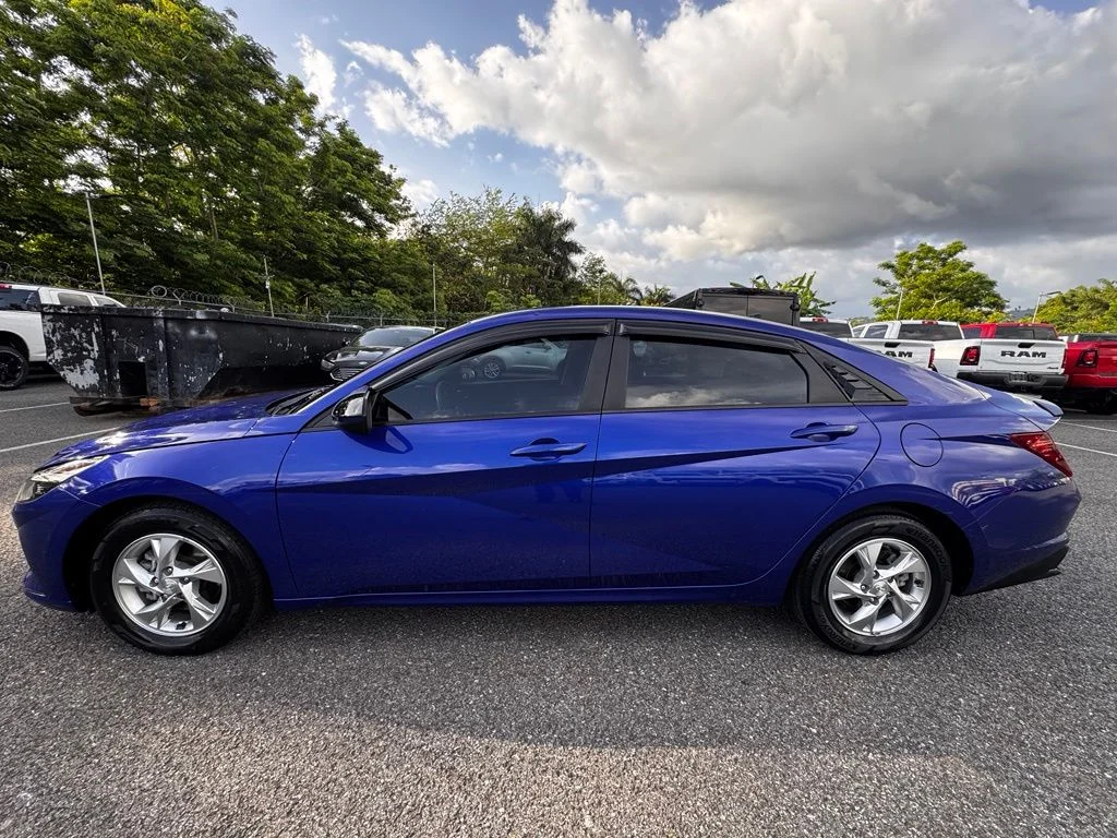 Used 2023  Hyundai SE image 8