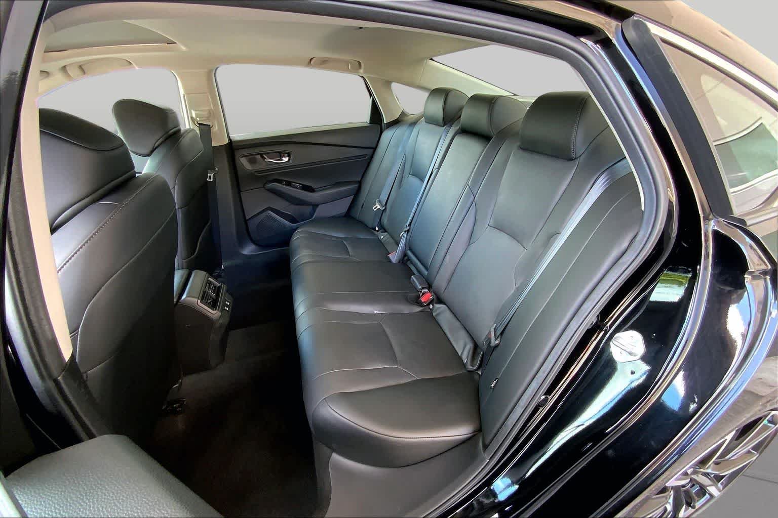 Used 2024 Crystal Black Pearl Honda Touring image 21