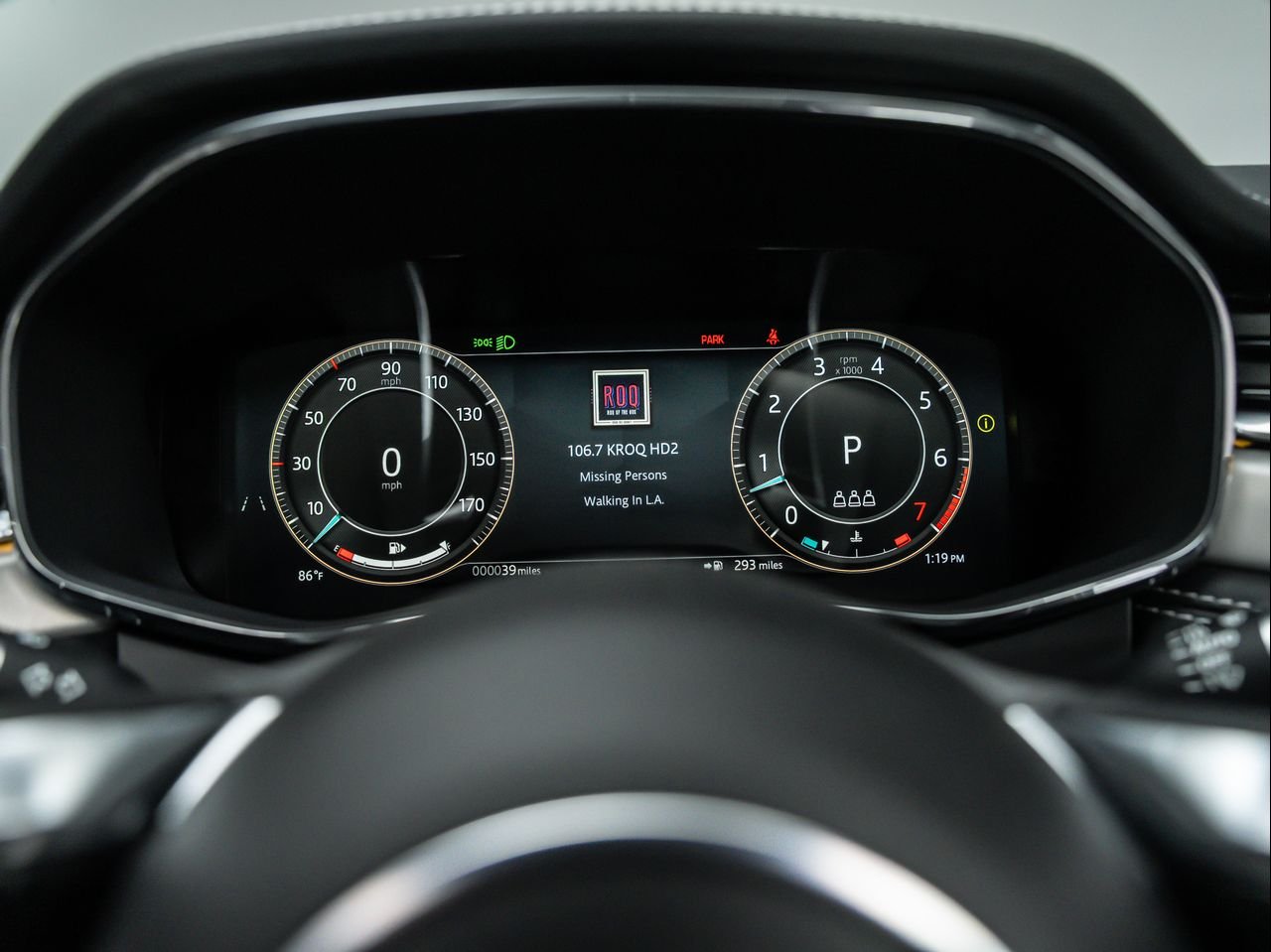 2025 Jaguar F-PACE R-Dynamic S - Photo 23