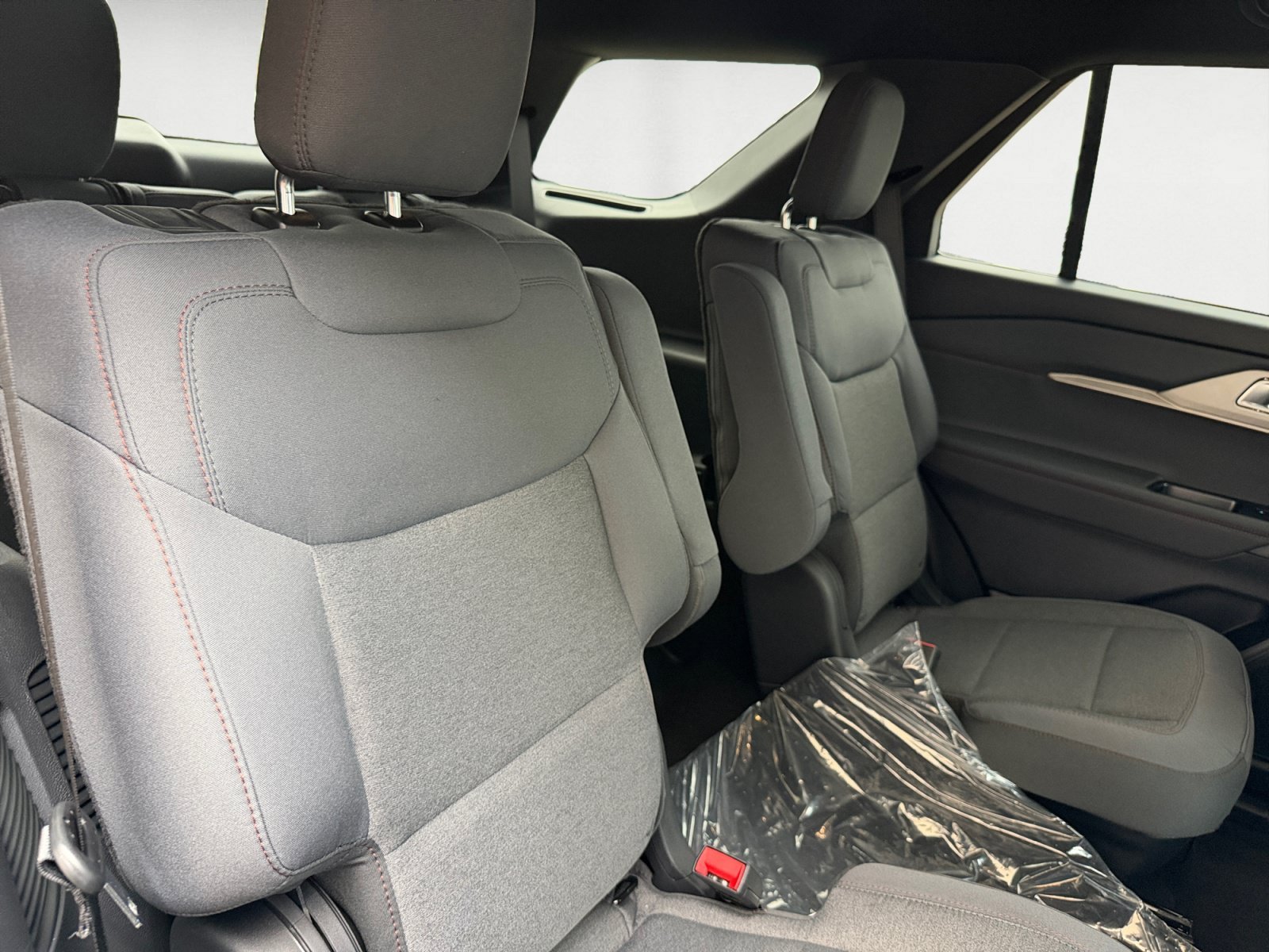 New 2027 Avalanche Gray Ford Active image 18