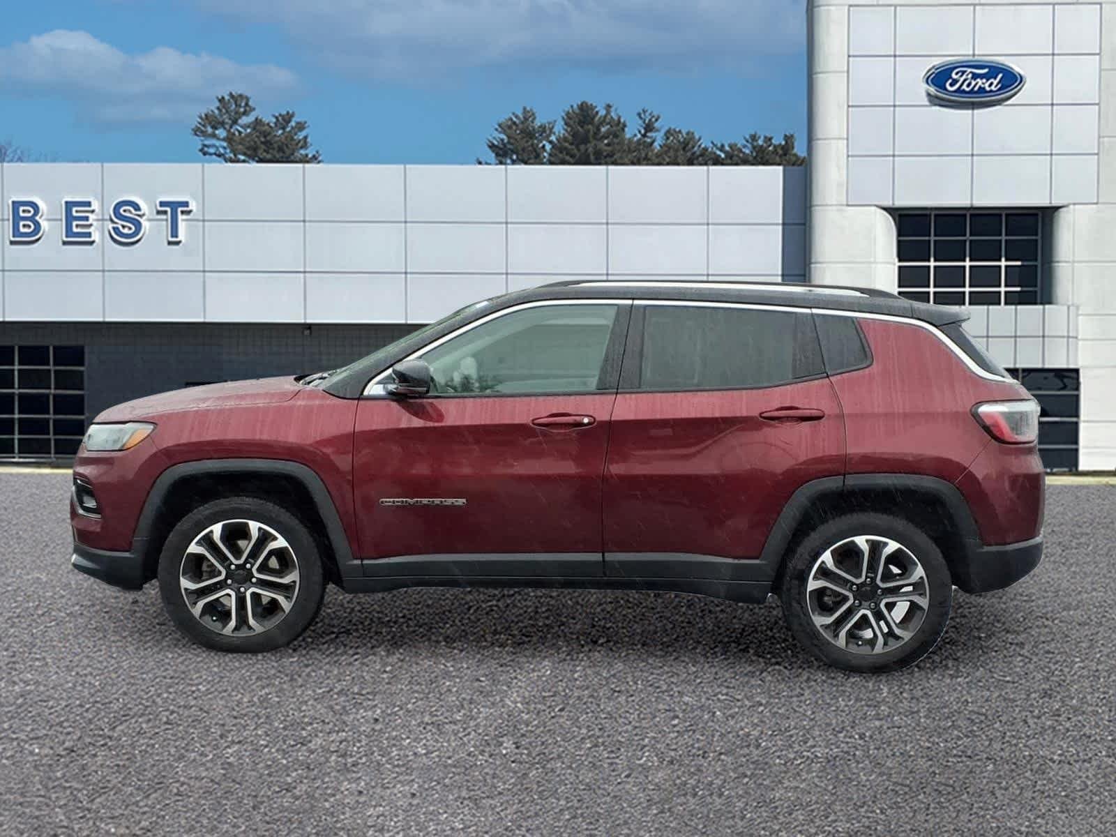 Used 2022 Velvet Red Pearlcoat Jeep Limited image 2