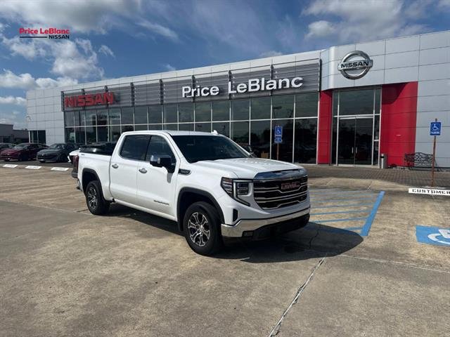 2024 GMC Sierra 4WD Crew Cab Short Box SLT's photo