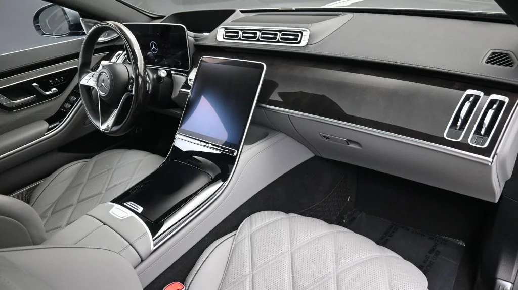 Used 2024 Silver Mercedes-Benz Maybach S 580 image 11