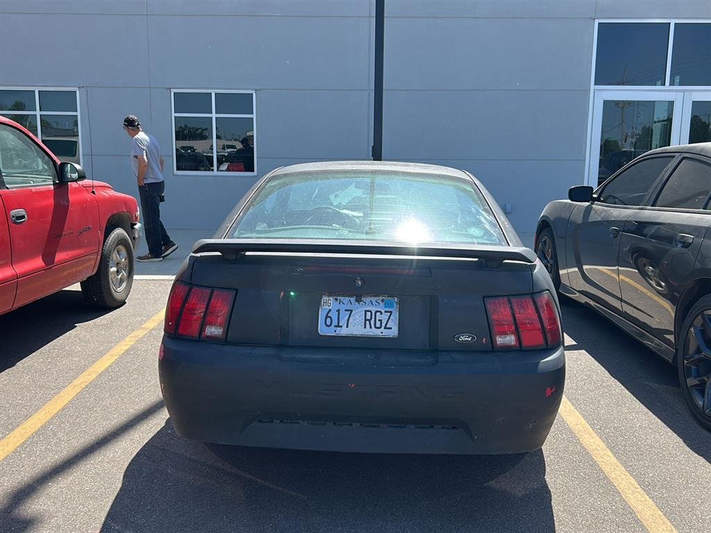 Used 2002 Black Ford Base image 10