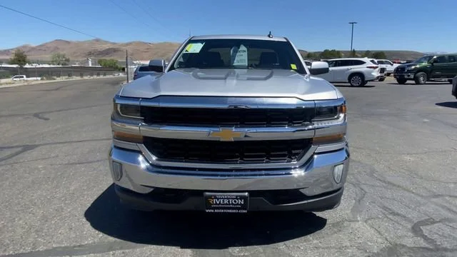 Used 2019 SILVER ICE METALLIC Chevrolet LT image 3