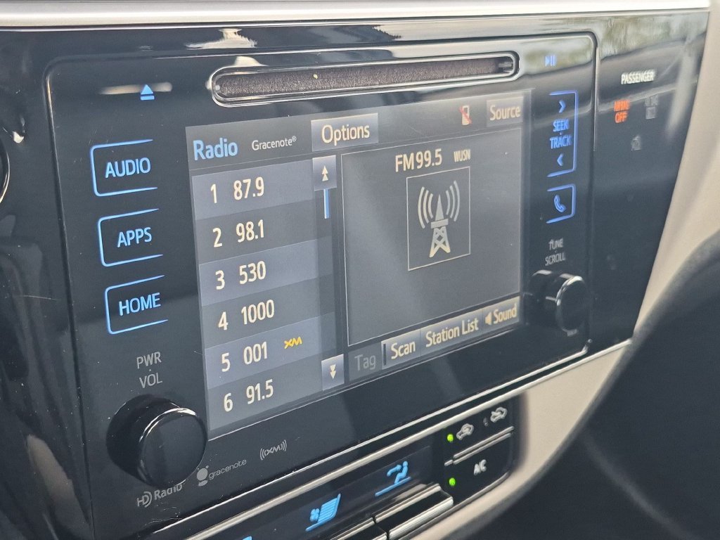 2017 Toyota Corolla LE - Photo 17