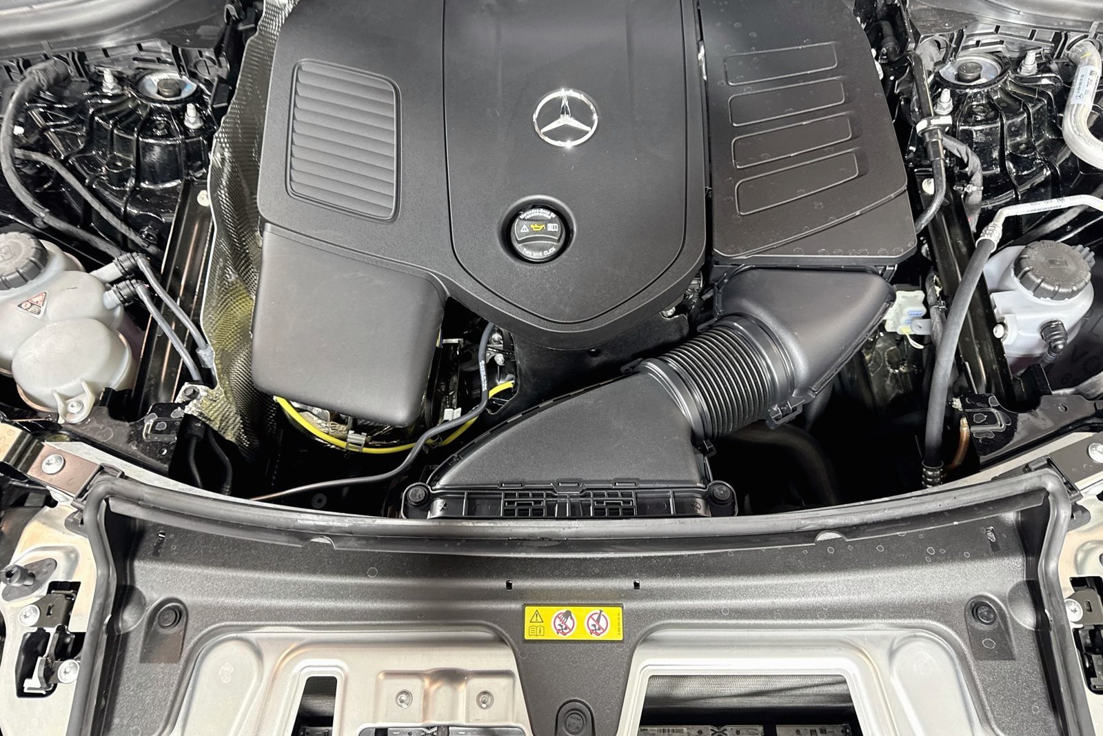 New 2027 Black Mercedes-Benz GLC 300 image 28