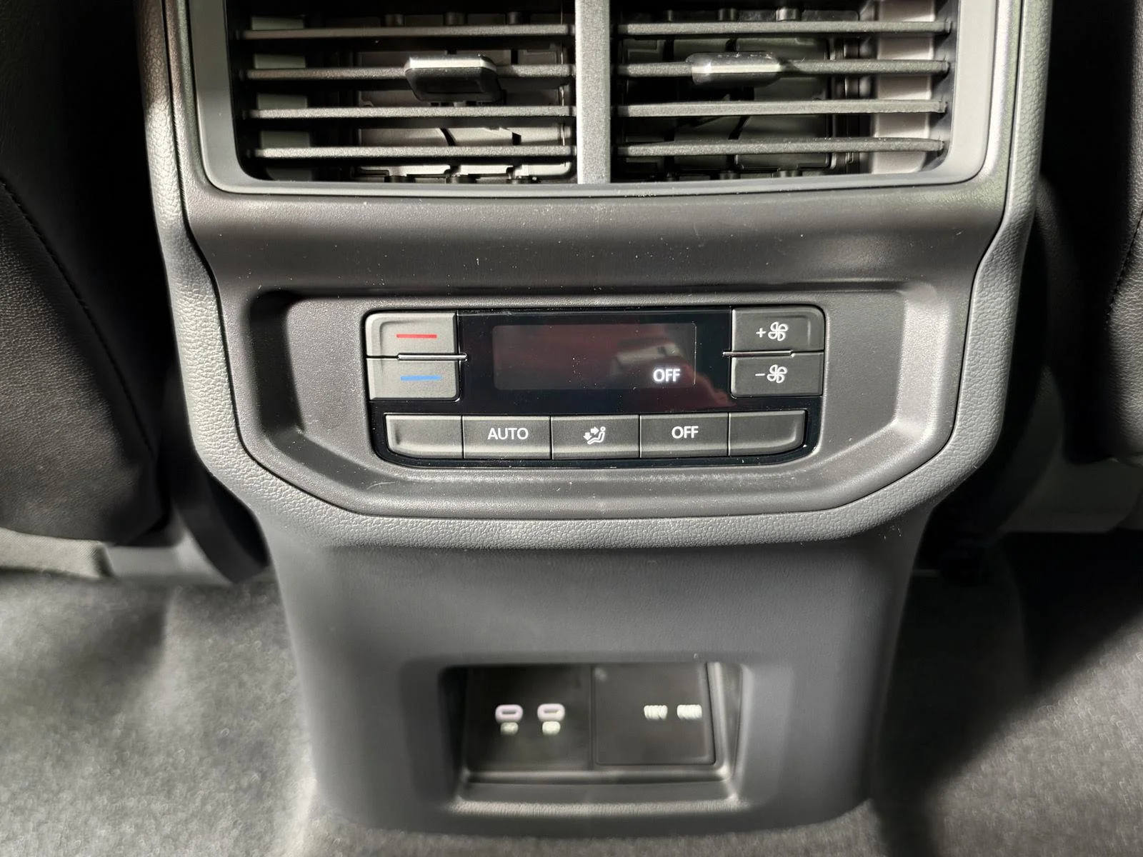 New 2026 Pure Gray Volkswagen 2.0T SE w/Technology image 25