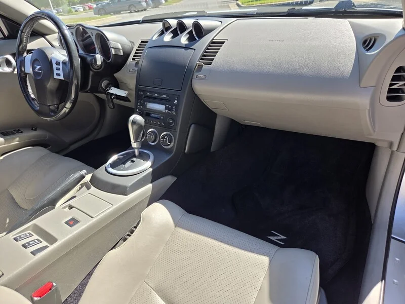 Used 2005 Chrome Silver Metallic NISSAN TOURING image 11