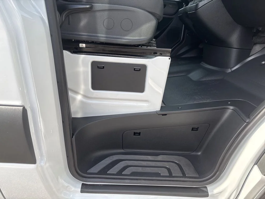 New 2026  Mercedes-Benz Ranger Contractor PKG/Roof Rack image 31