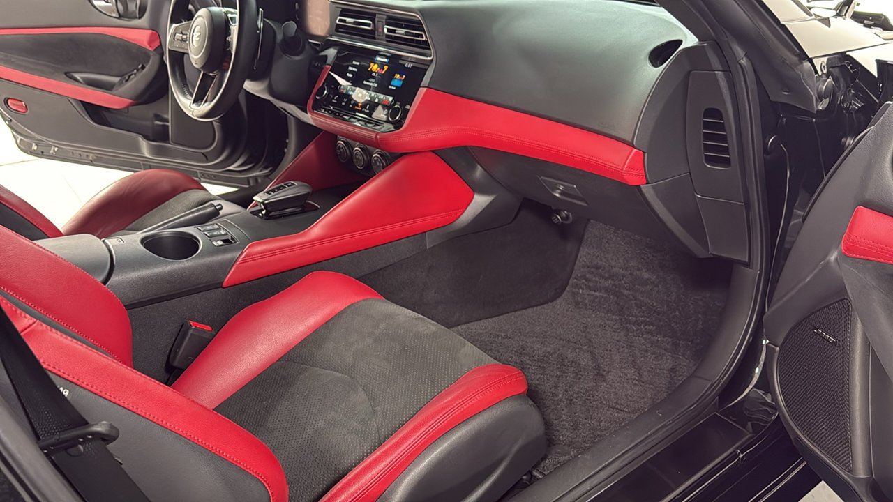 Used 2025 Black Nissan Performance image 17