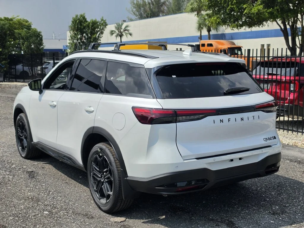New 2027 White INFINITI SPORT image 5