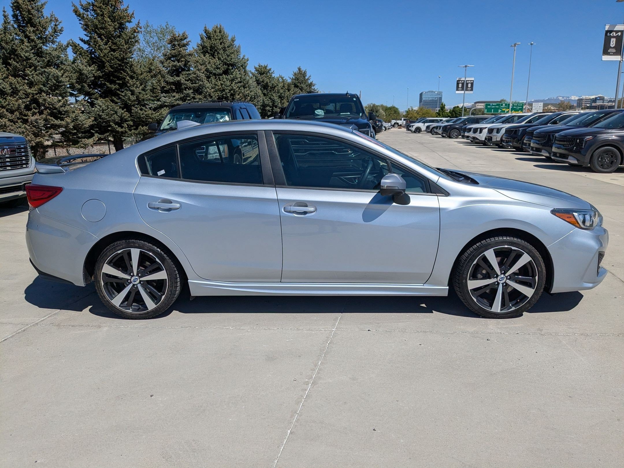 Used 2018 Ice Silver Metallic Subaru Sport image 6