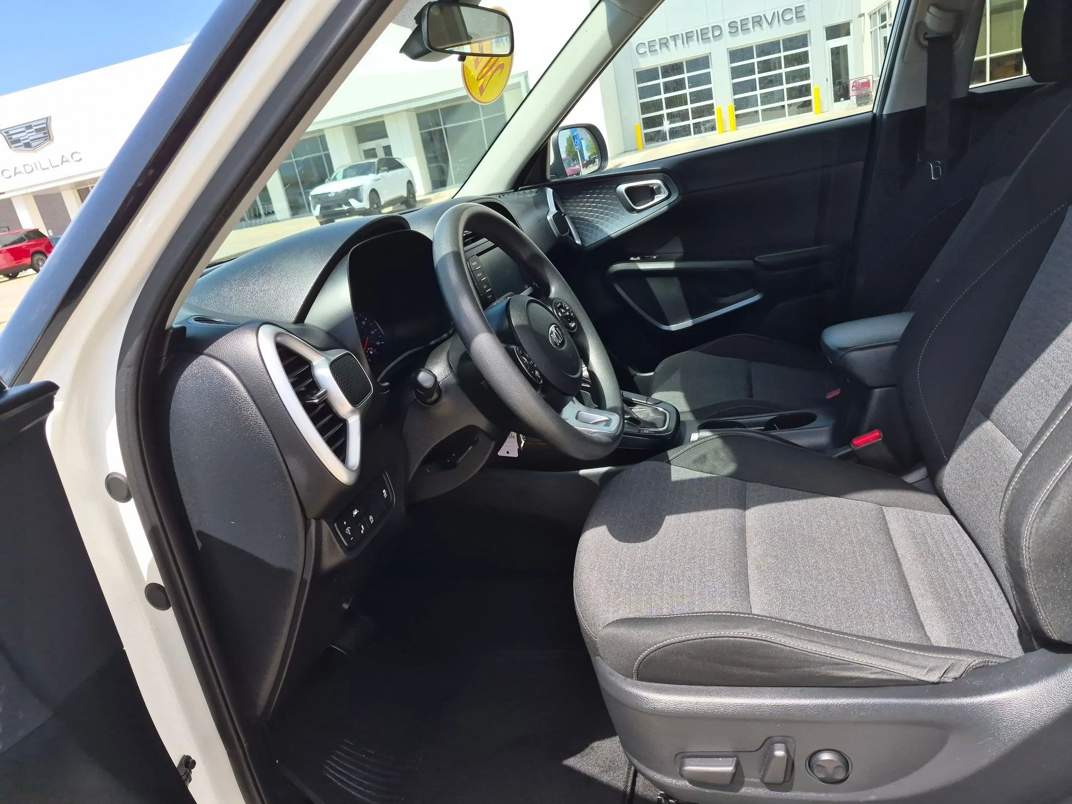 Used 2021 Snow White Pearl Kia S image 24