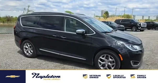 2020 Chrysler Pacifica Limited's photo