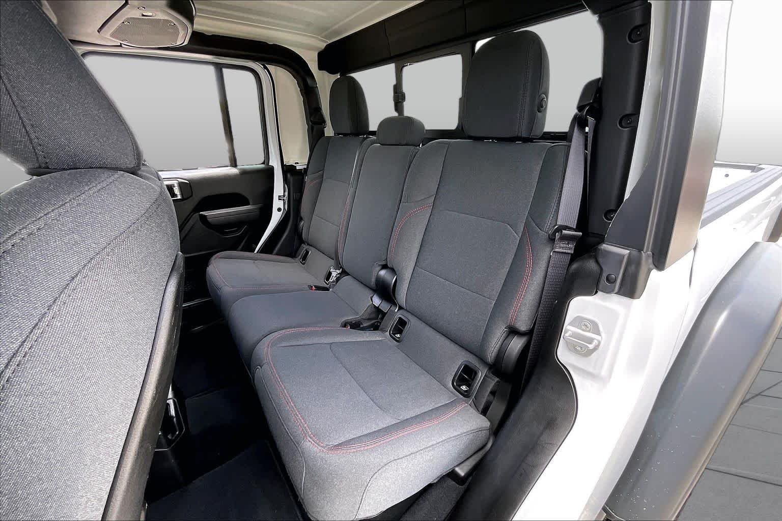 Used 2026 Bright White Clearcoat Jeep Rubicon image 18
