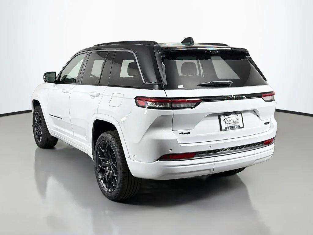 New 2027 White/off-white Jeep Summit image 5