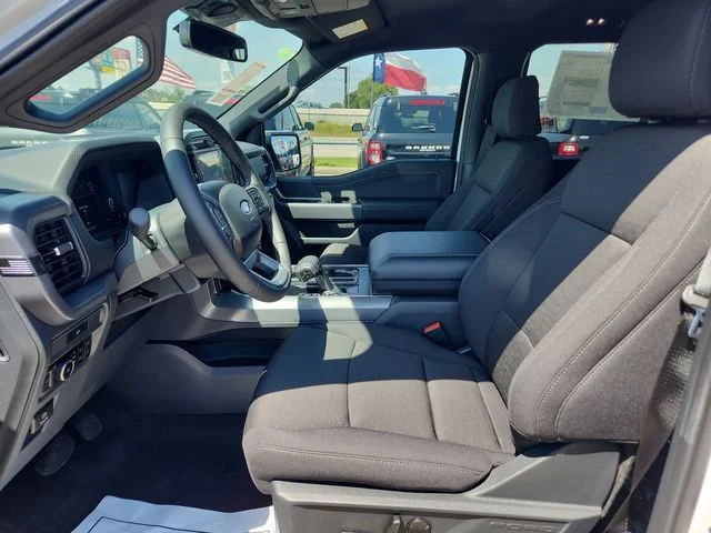 New 2026 Oxford White Ford XLT image 15