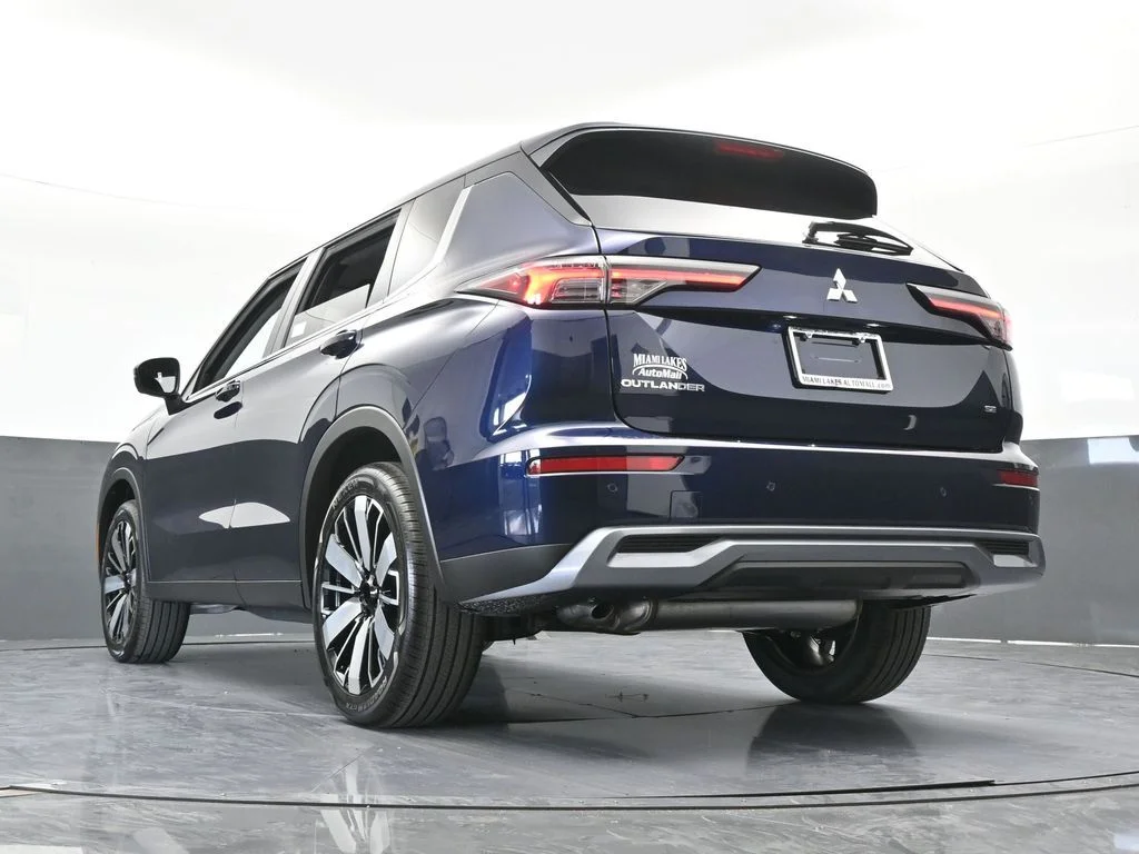 New 2026 Cosmic Blue Metallic Mitsubishi SE image 69