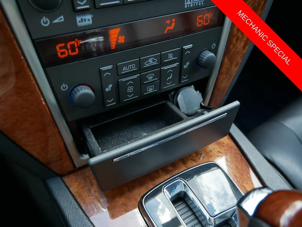 Used 2009 Red Cadillac V8 image 26